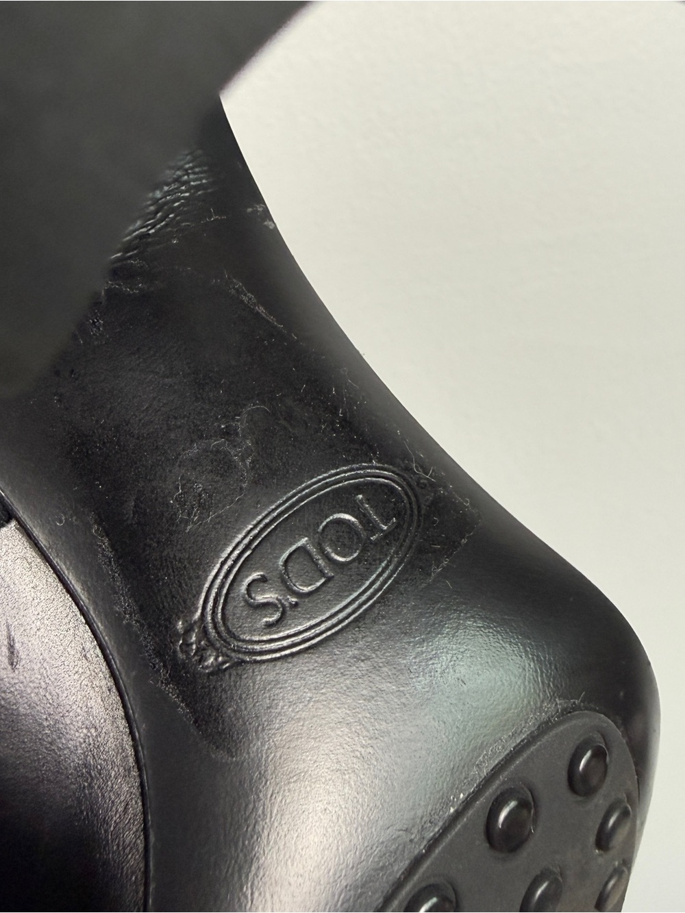 TOD’S 2024 Black Leather Round Toe Classic Pumps - Picture 8 of 8